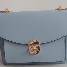 Sac cuir de veau lisse à bandoulière bleu ciel