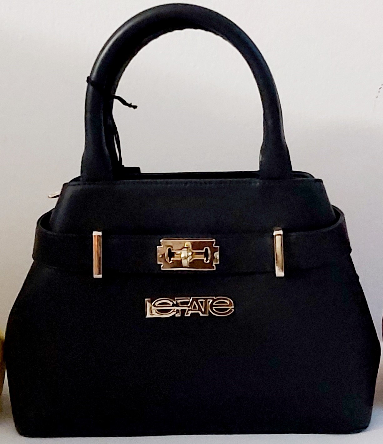 LEFATE – Mini sac à main en cuir finement égrainé (Noir)