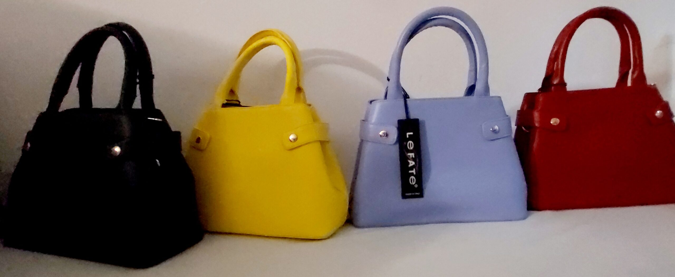 LEFATE – Mini sac à main en cuir finement égrainé (Rouge) – Image 6