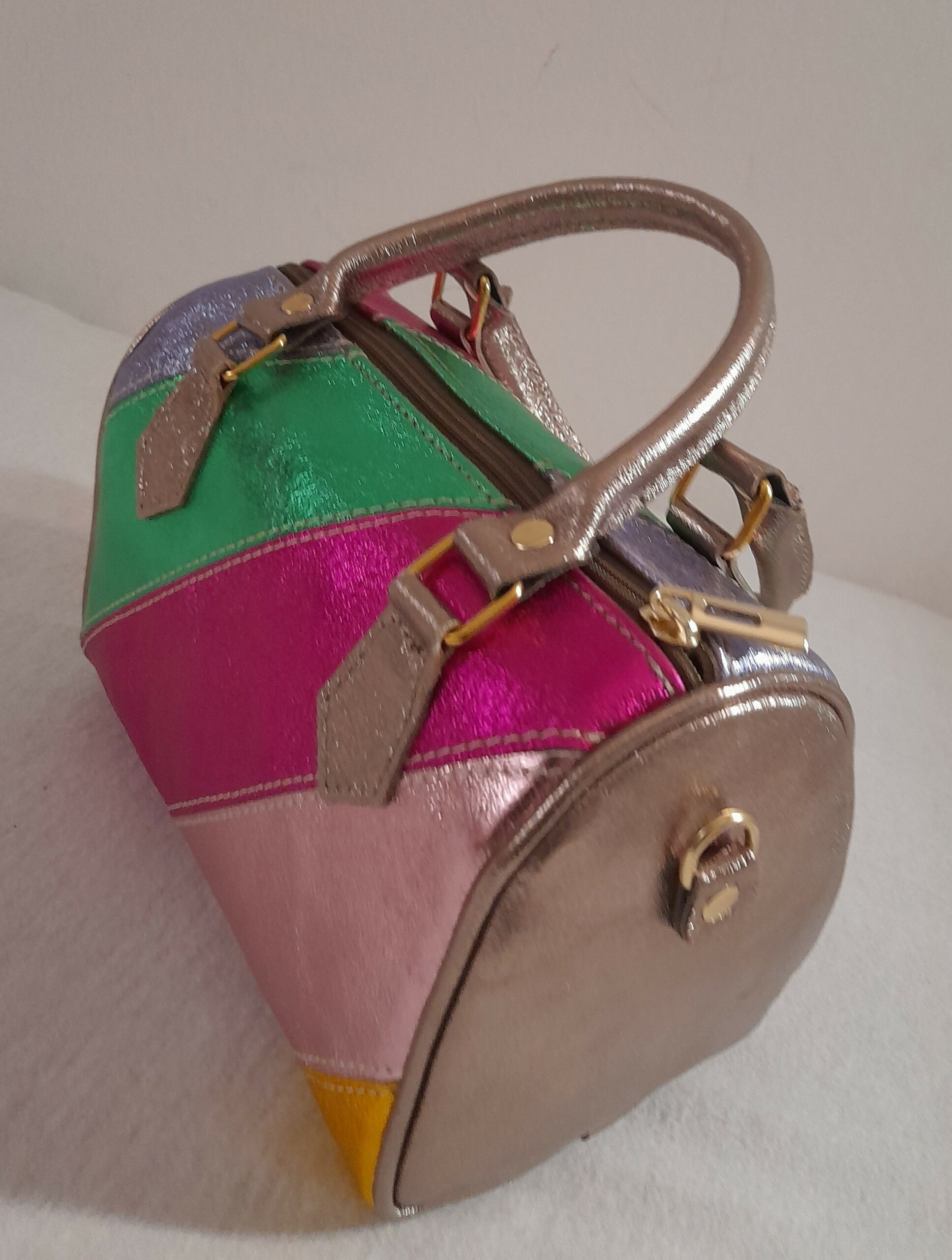 Sac en cuir bowling métallisé arc-en-ciel