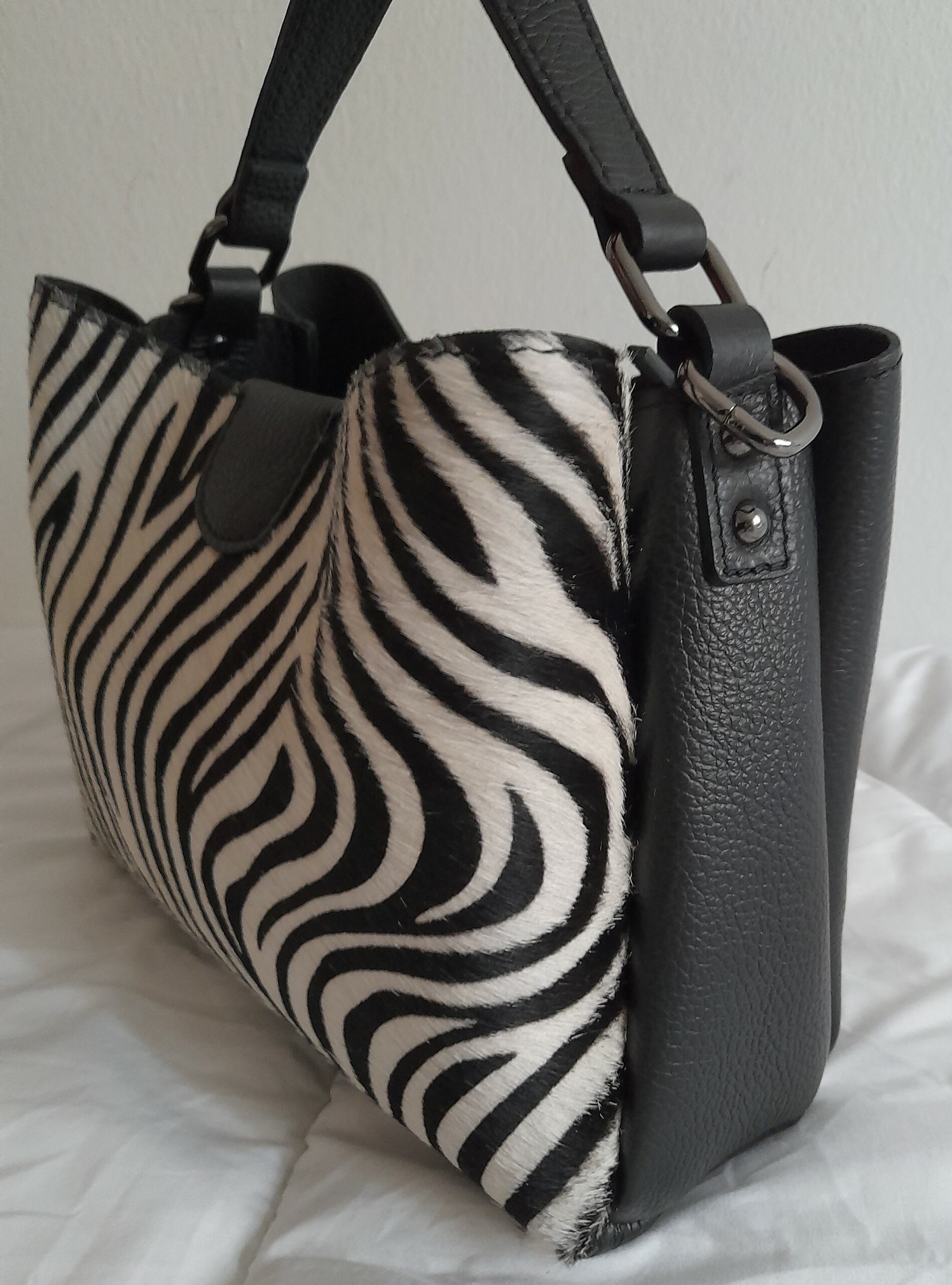 Sac à main OHO en cuir motif zébré – Image 5