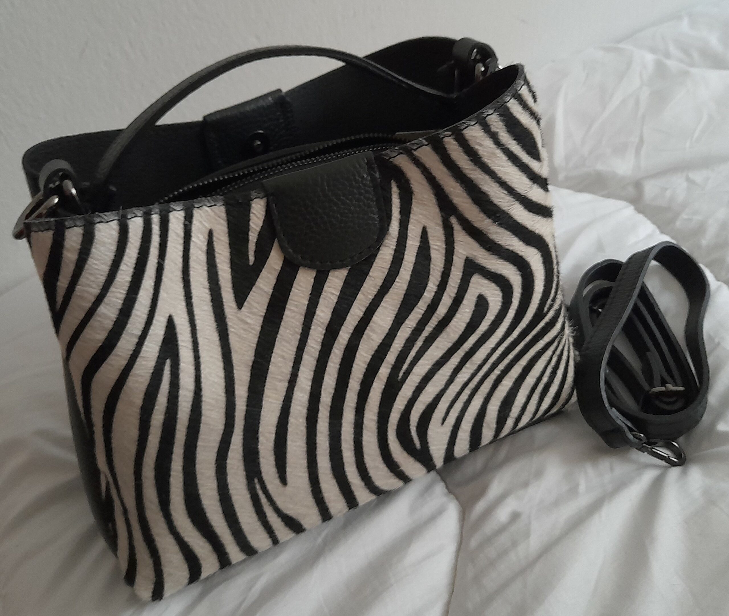 Sac à main OHO en cuir motif zébré – Image 2