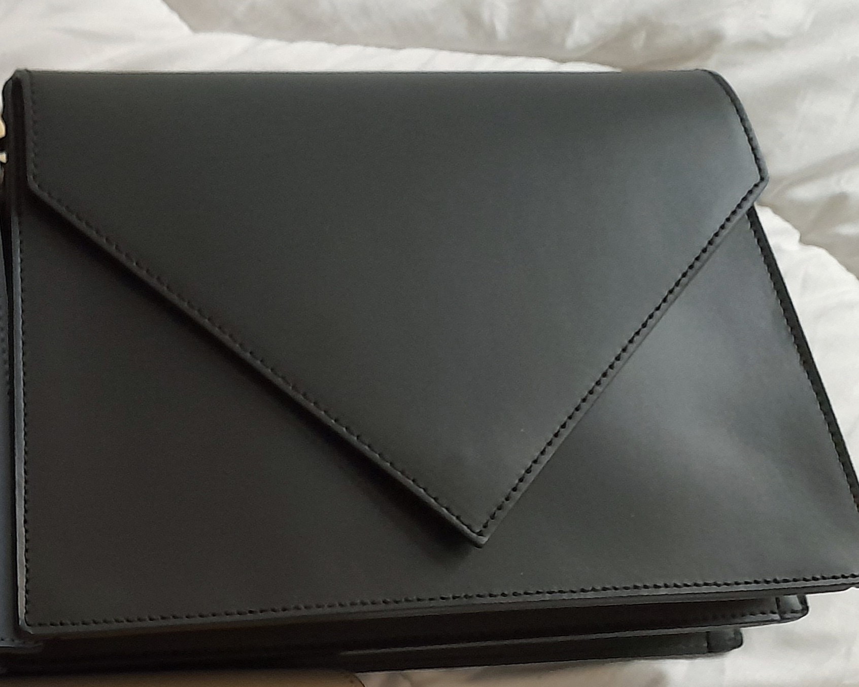 Sac enveloppe intemporel en cuir''