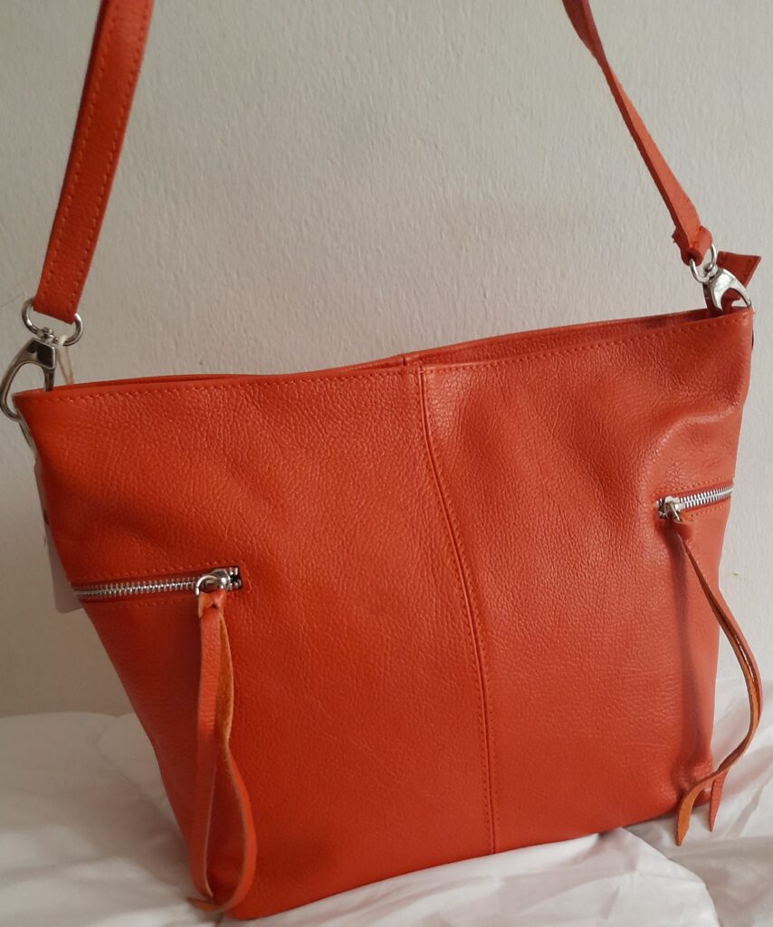 Sac à main UTA en cuir grainé