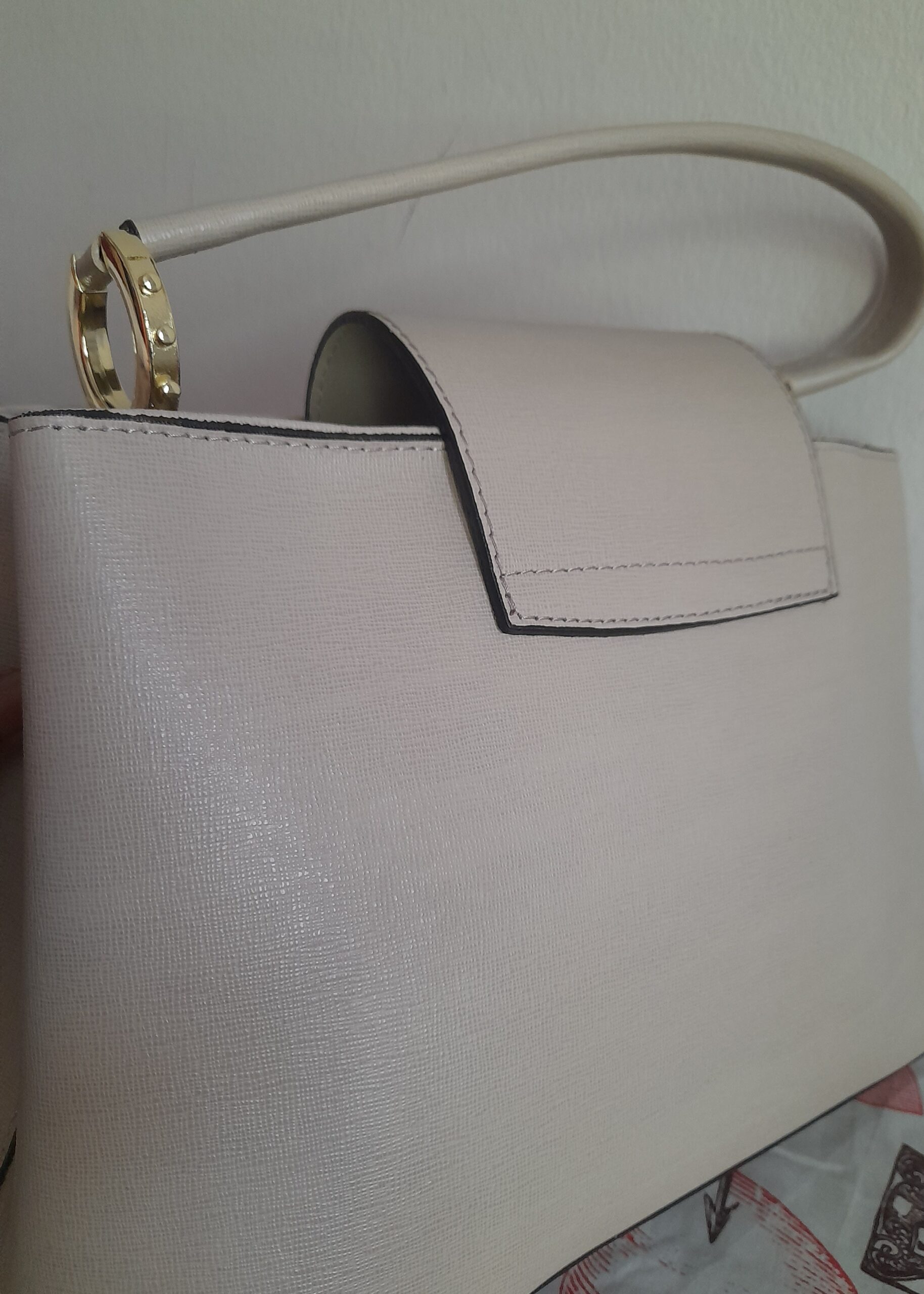 Sac à main BELLA en cuir de veau beige – Image 5