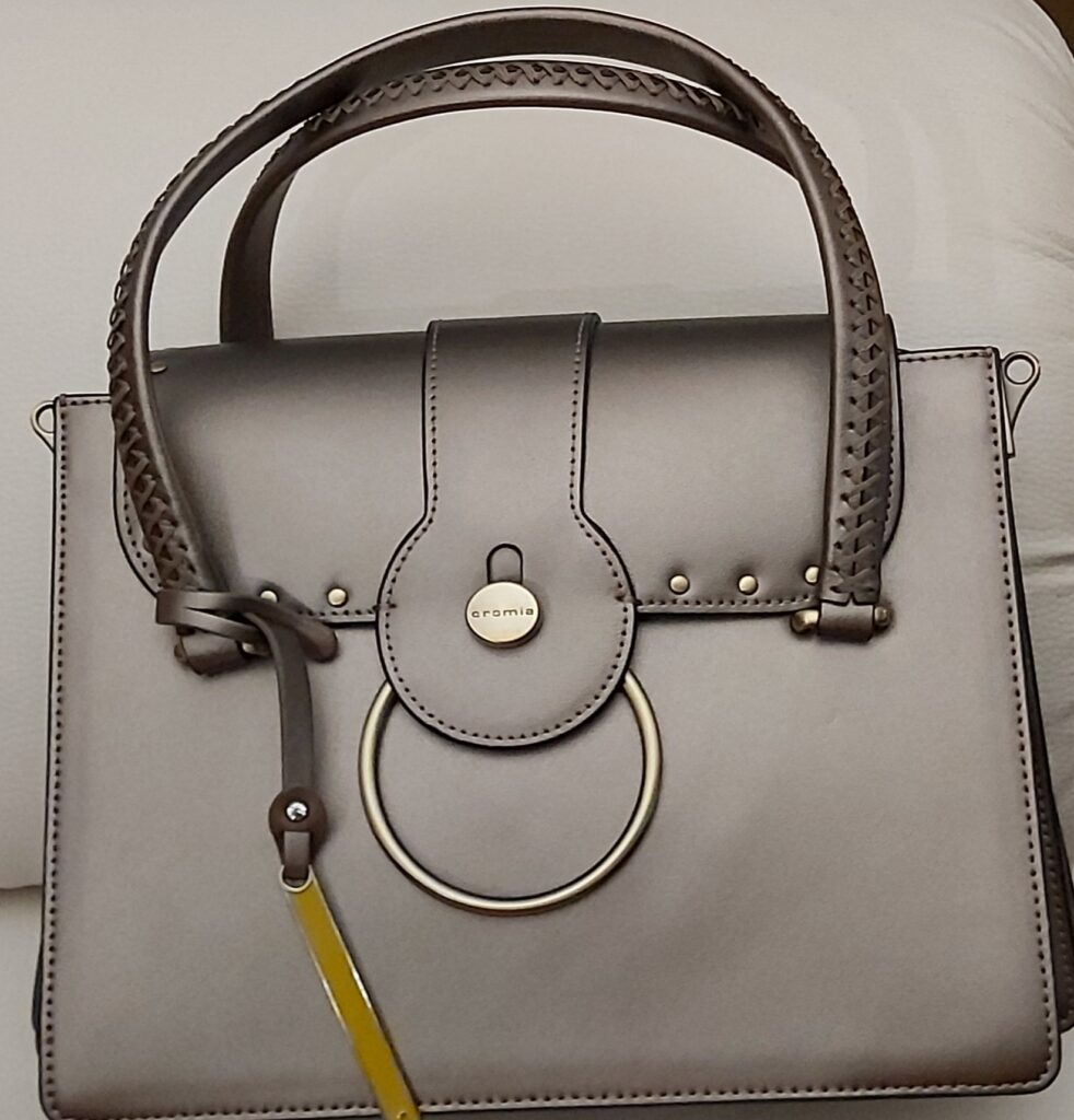 Sac à main bronze en cuir avec boucle